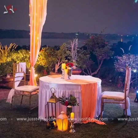 private-cabana-dining-with-lakeview