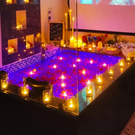 private-plunge-pool-movie-date