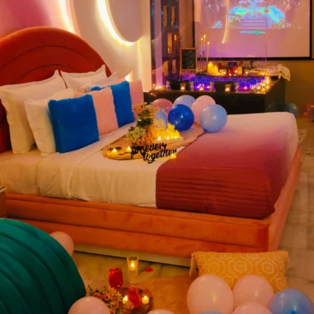 private-plunge-pool-movie-date