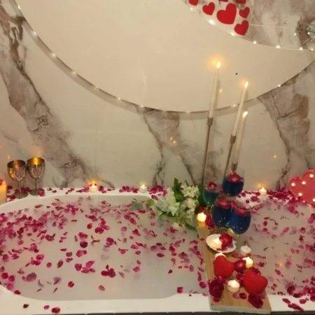 luxury-movie-date-with-bathtub