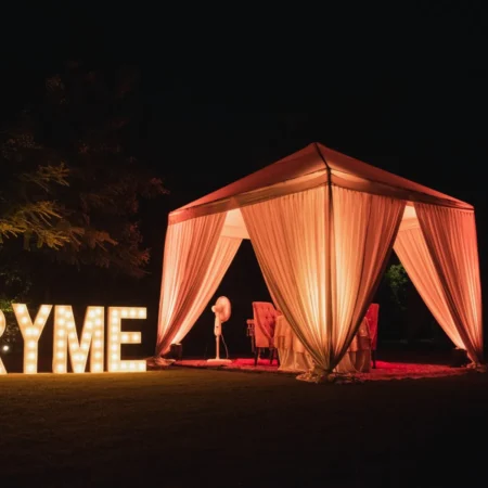heart-backdrop-luxury-proposal-at-taj-vivanta