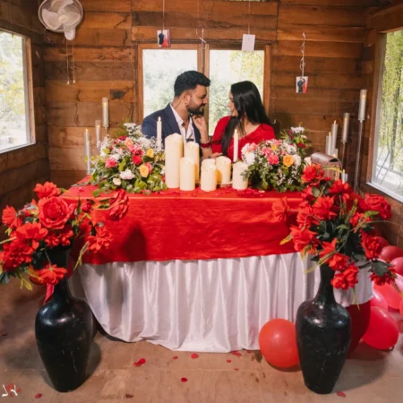 Luxury Hut dining