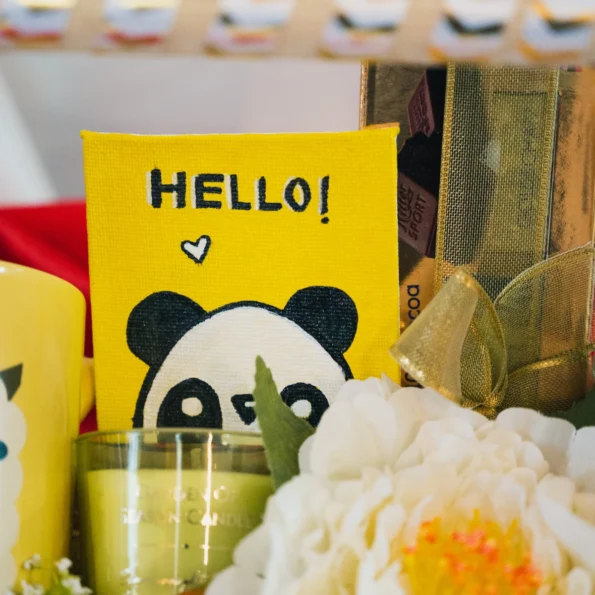 giveaway-yellow-hamper