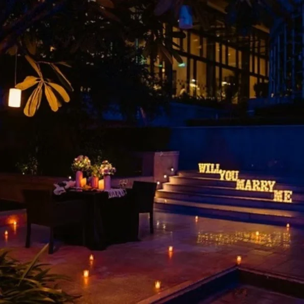 Love Under the Stars- Poolside Dinner