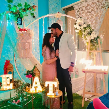 Indoor Tree Garden Restro - Couple