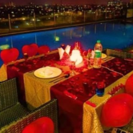 Luxury Poolside Dining at Agra